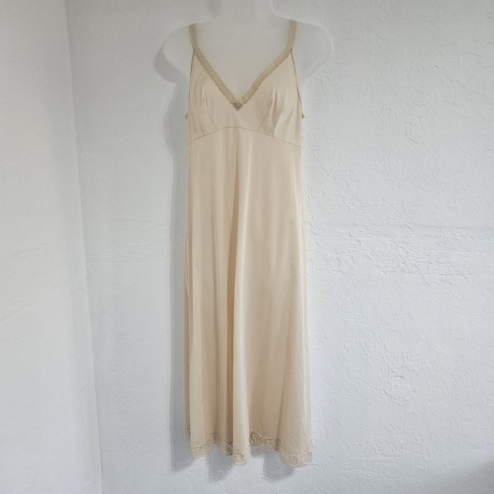 Vintage Vanity Fair Slip Dress Womens 34 BF Cream Lace Trim Silky Soft Lingerie
